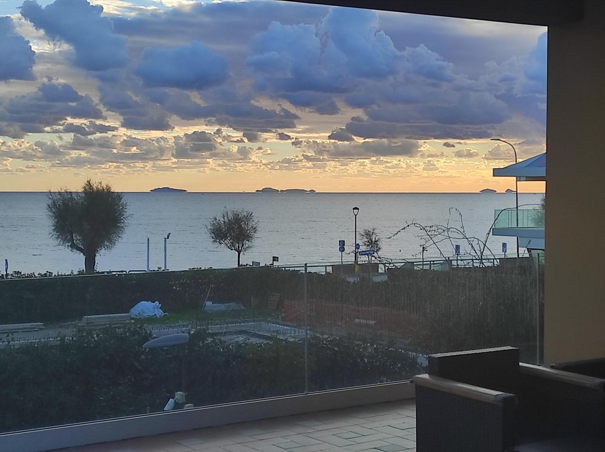 Stella Di Mare Villa Terracina Luaran gambar